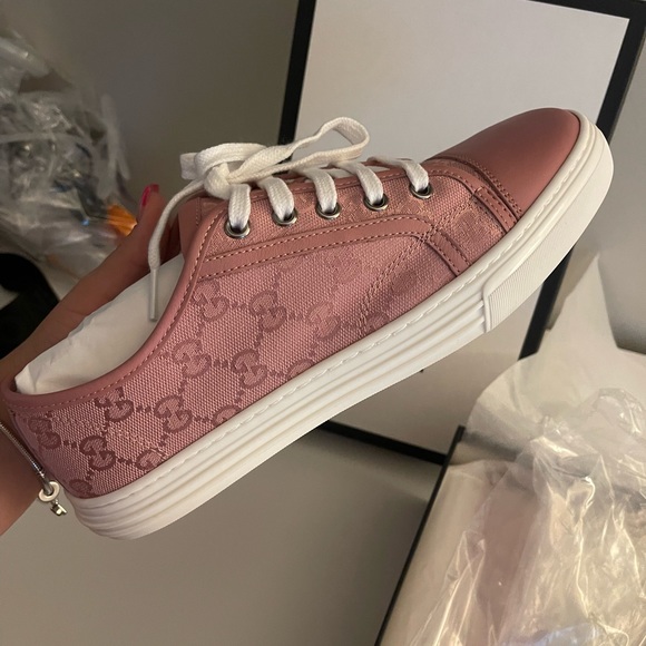 AUTHENTIC GUCCI SHOES SIZE 9 - Picture 2 of 5